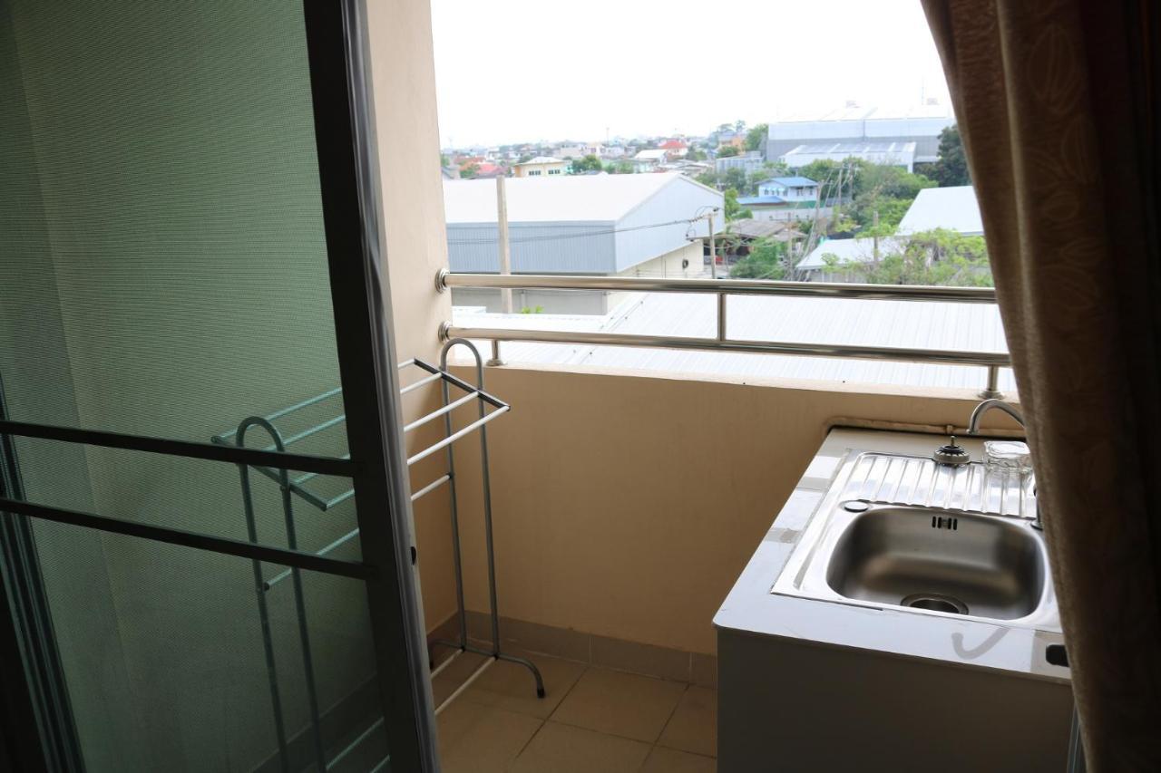 Ladapan Mansion Apartamento Nonthaburi Exterior foto