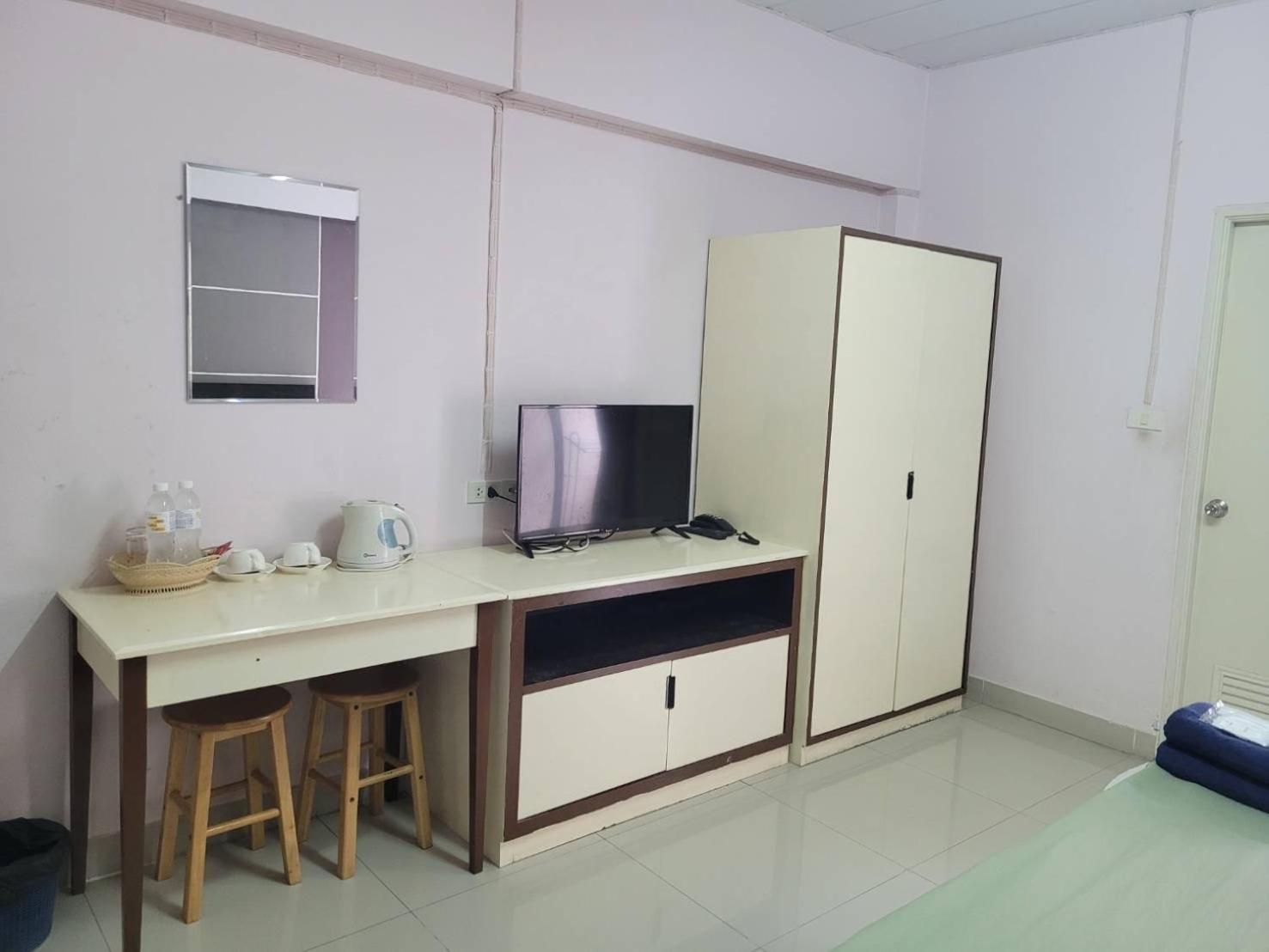 Ladapan Mansion Apartamento Nonthaburi Exterior foto